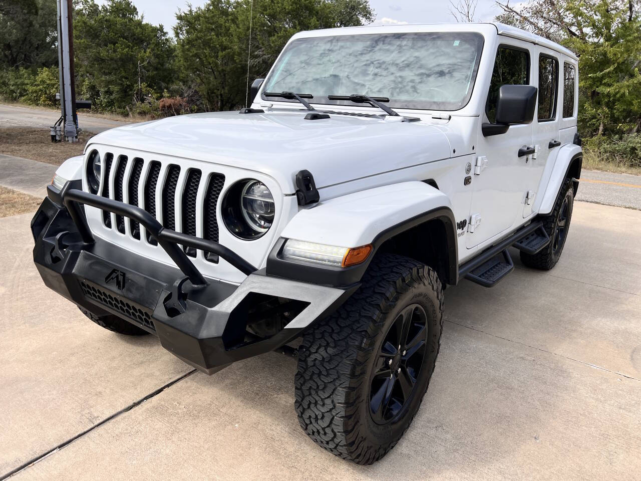 Used Car 2019 Jeep Wrangler Unlimited  Sahara Altitude 4x4 4dr Suv For Sale Under $30,000 In Austin, Texas
