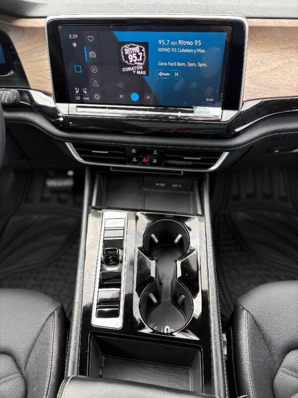 2024 Volkswagen Atlas SE