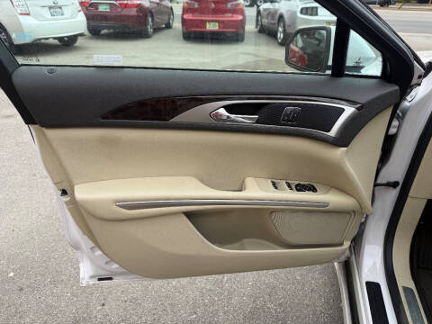 2014 Lincoln MKZ