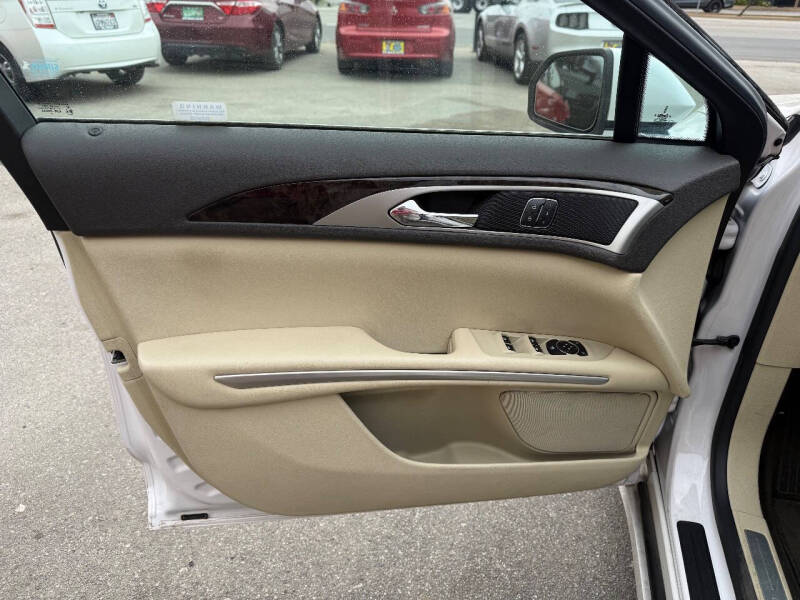 2014 Lincoln MKZ