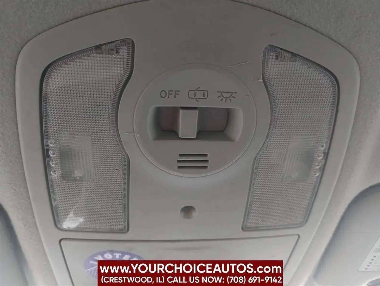 ToyotaPrius Plug-in Hybrid11