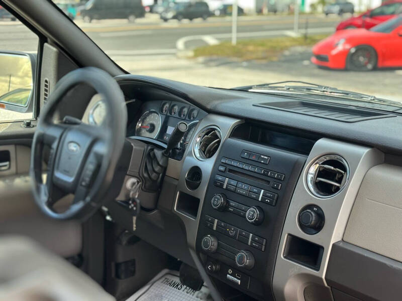 2010 Ford F-150 XLT photo 9