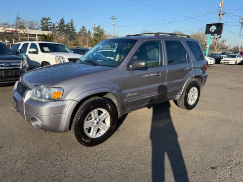 2007 Ford Escape Hybrid for sale at MERICARS AUTO NW in Milwaukie OR