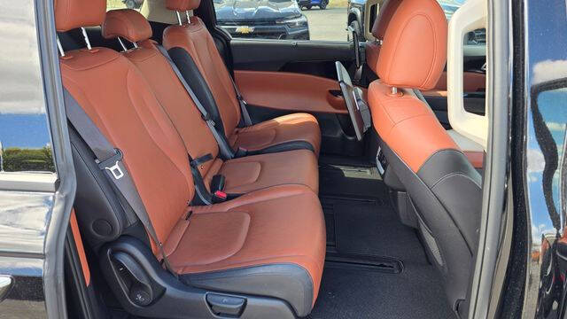 2024 Kia Carnival SX