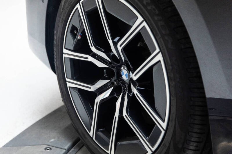 2023 BMW 7 Series 740i