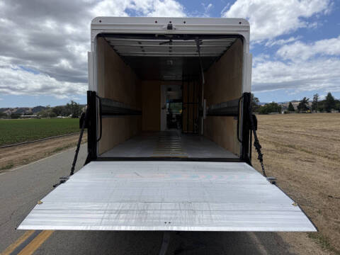 2014 Freightliner MT55 Chassis