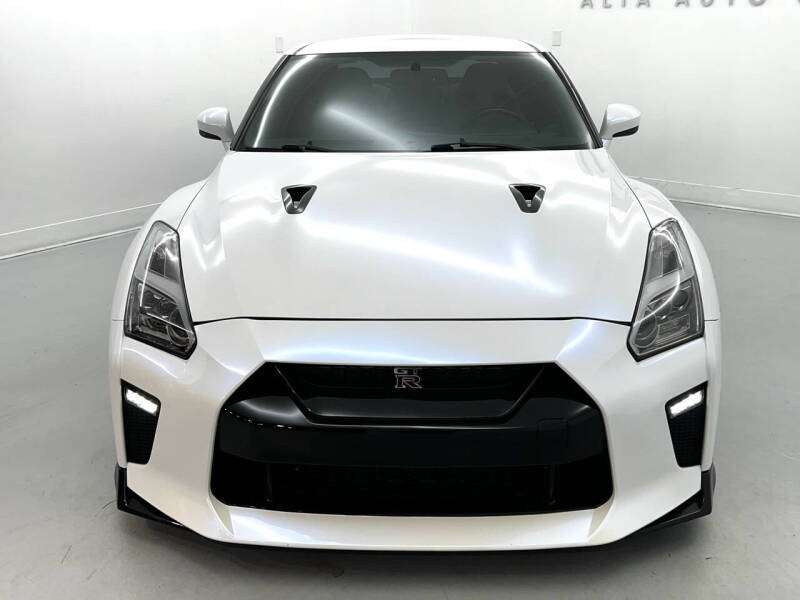 2009 Nissan GT-R Premium photo 2