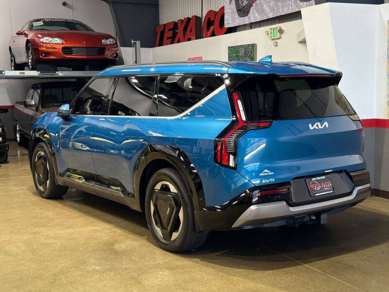2024 Kia EV9 Land
