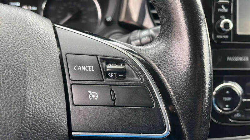 2017 Mitsubishi Outlander ES