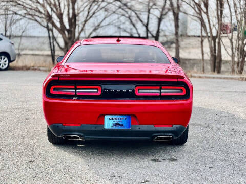 2016 Dodge Challenger SXT Plus