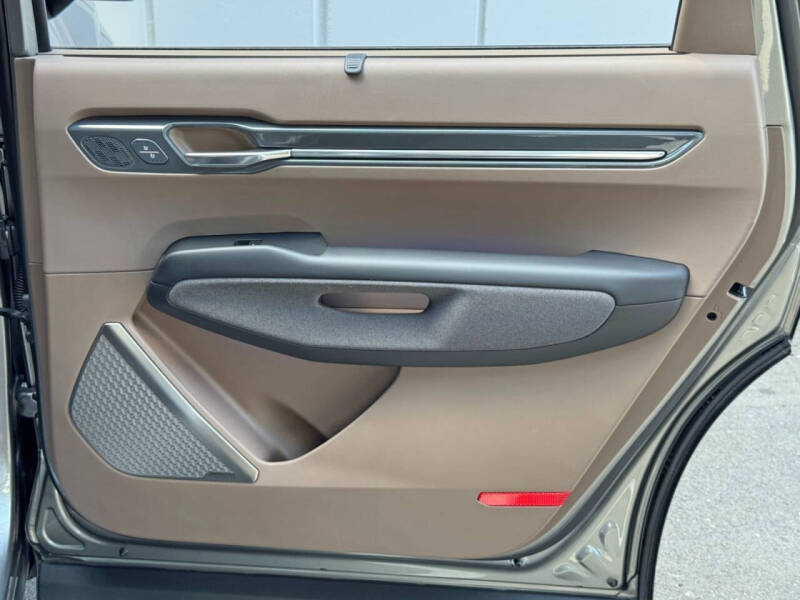 2024 Kia EV9 Land