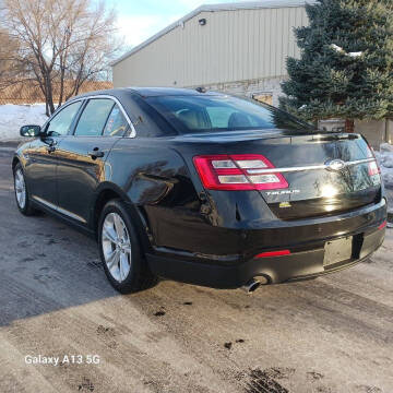 2017 Ford Taurus SEL