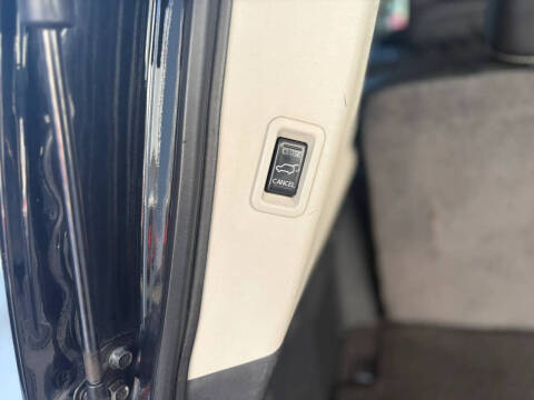 2013 Nissan Armada Platinum