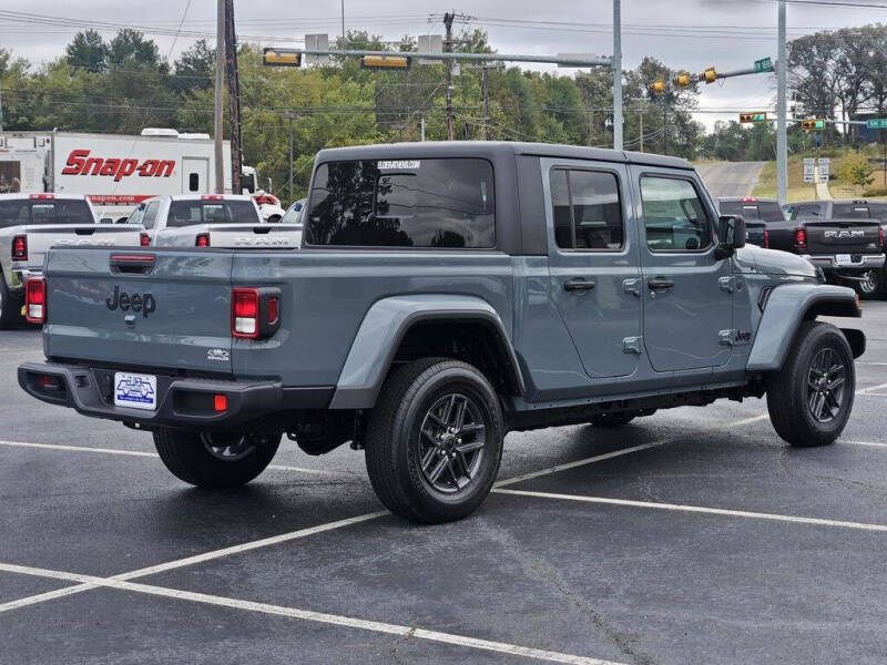 2025 Jeep Gladiator Sport