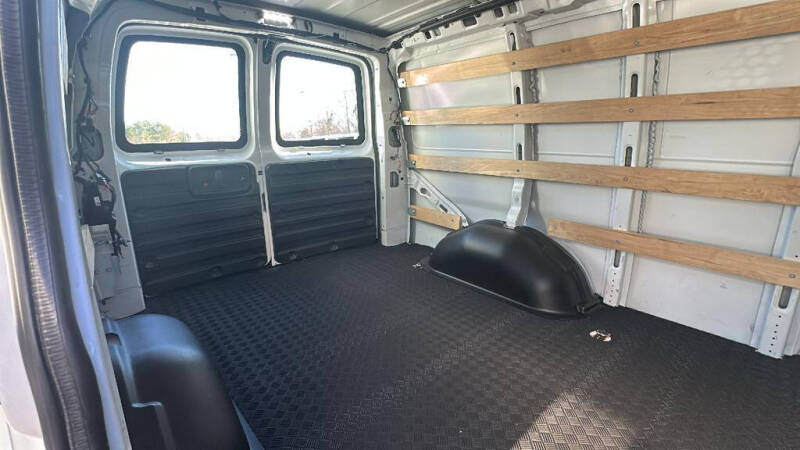 2023 Chevrolet Express 2500