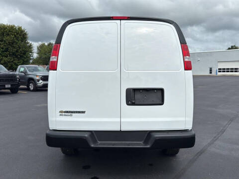 2025 Chevrolet Express 2500