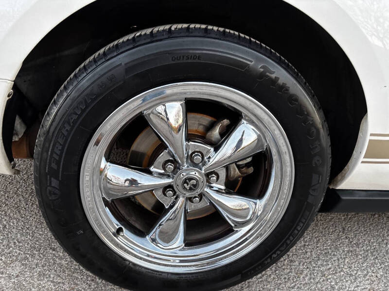 2007 Ford Mustang V6 Deluxe