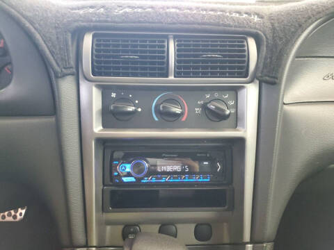 2004 Ford Mustang Deluxe