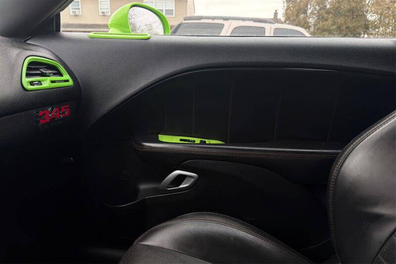 2015 Dodge Challenger R/T Plus Shaker