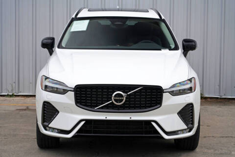 2024 Volvo XC60 B5 Plus Dark Theme