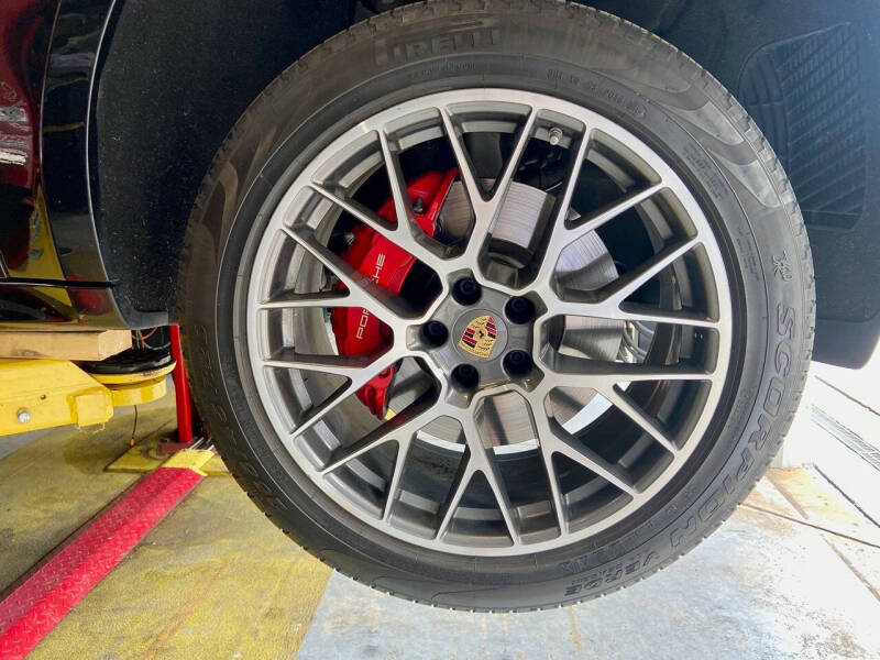 2015 Porsche Macan Turbo