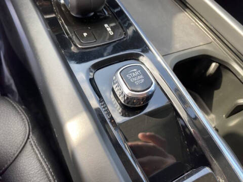 2022 Volvo XC60 Recharge T8 Inscription Expression