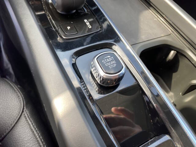 2022 Volvo XC60 Recharge T8 Inscription Expression