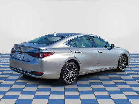 2022 Lexus ES 250