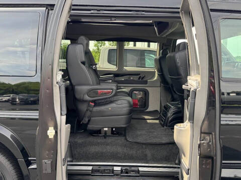 2026 GMC Savana 2500