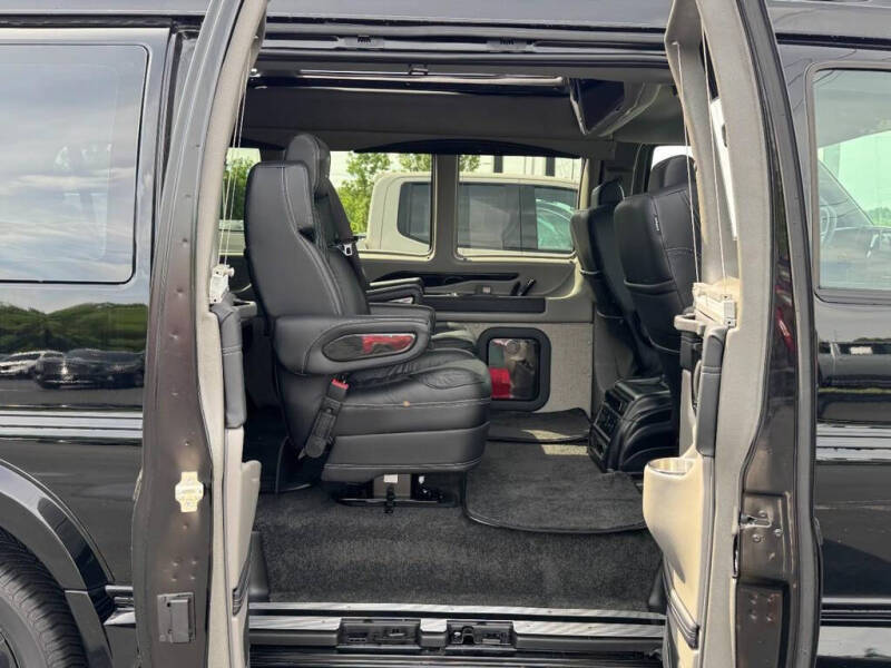 2026 GMC Savana 2500