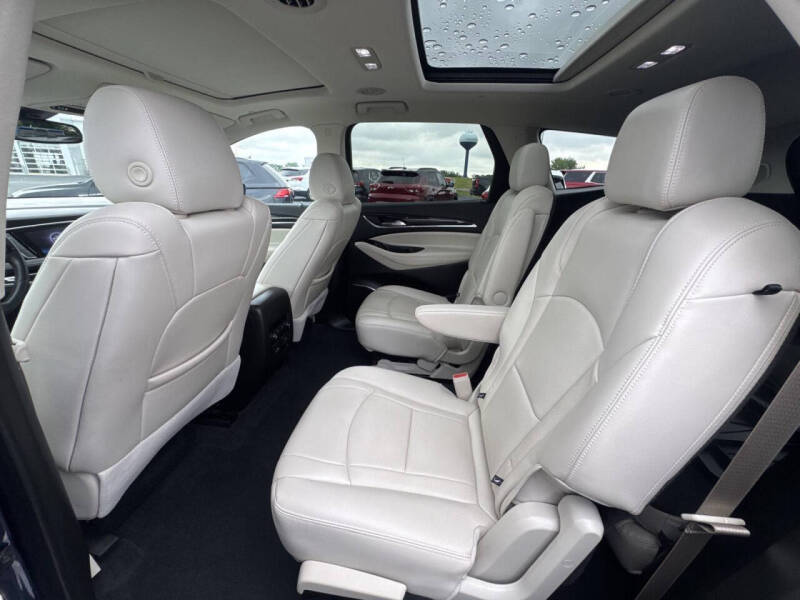 2023 Buick Enclave Essence