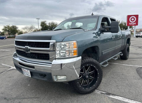 2007 Chevrolet Silverado 2500HD for sale at dfs financial services in Clovis CA