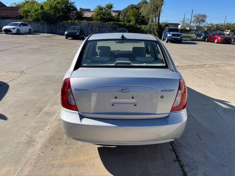 2010 Hyundai Accent GLS