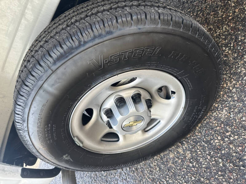 2025 Chevrolet Express 2500