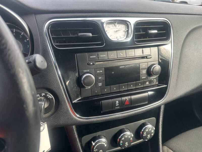 2011 Chrysler 200 Touring