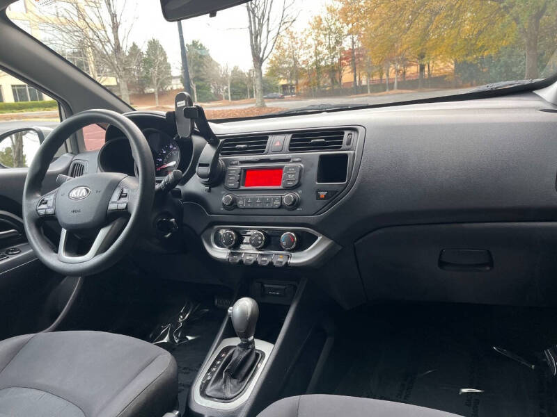 2013 Kia Rio 5-Door LX
