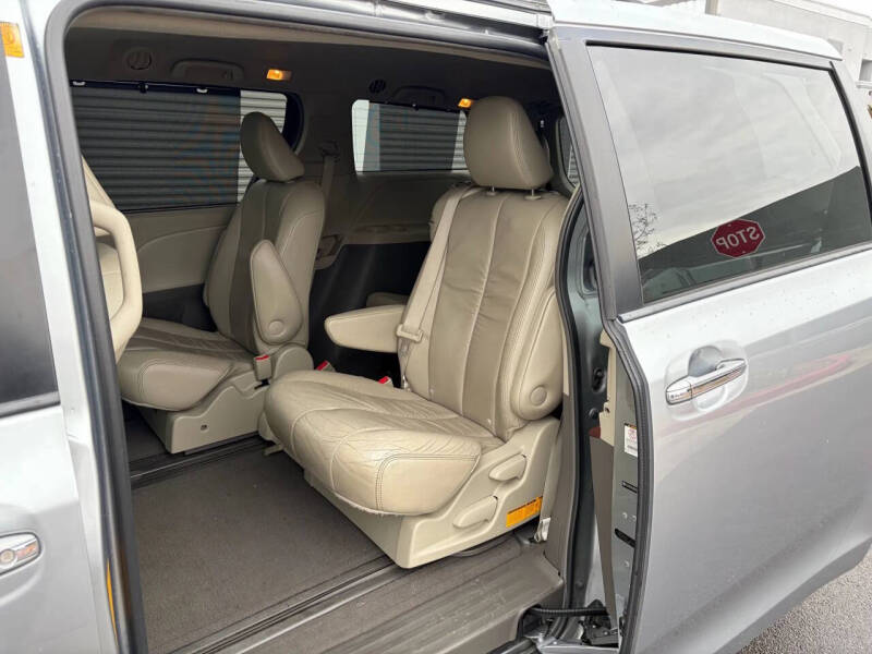 2011 Toyota Sienna