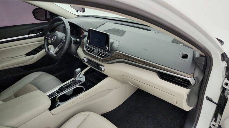 2022 Nissan Altima 2.5 SL