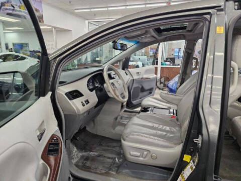 2012 Toyota Sienna XLE 8-Passenger