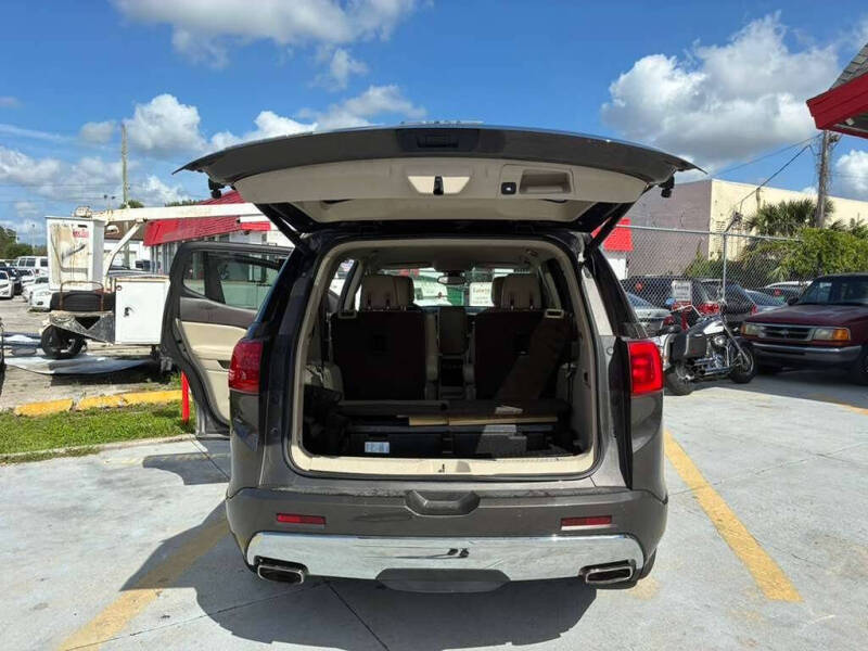 2019 GMC Acadia Denali