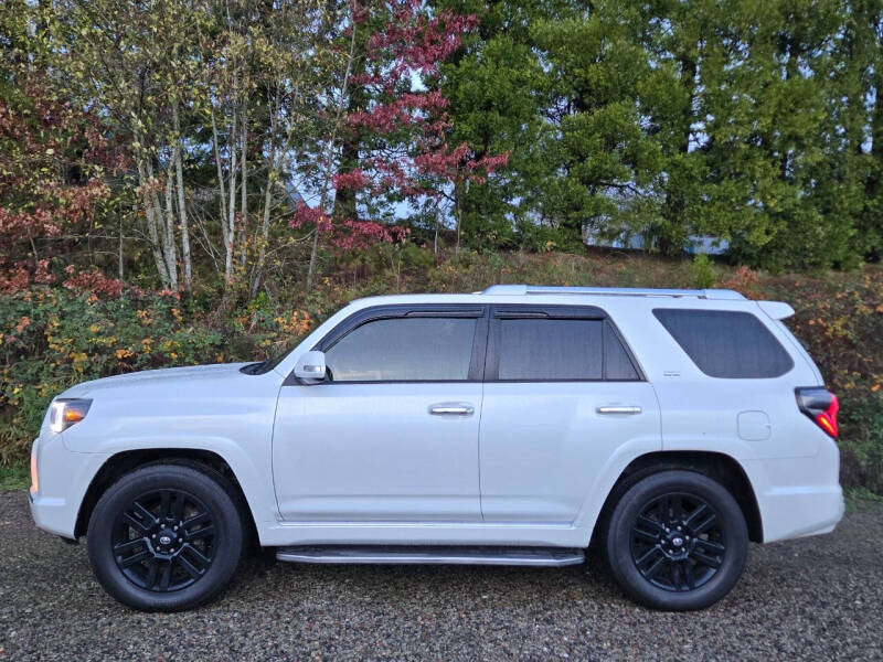 2013 Toyota 4Runner SR5's photo