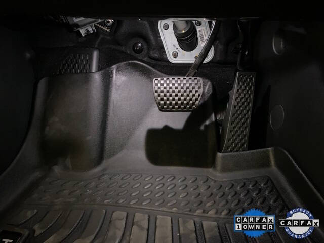 2024 Genesis GV60 Standard