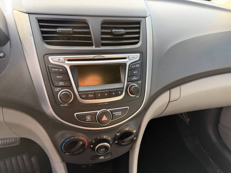 2017 Hyundai Accent SE