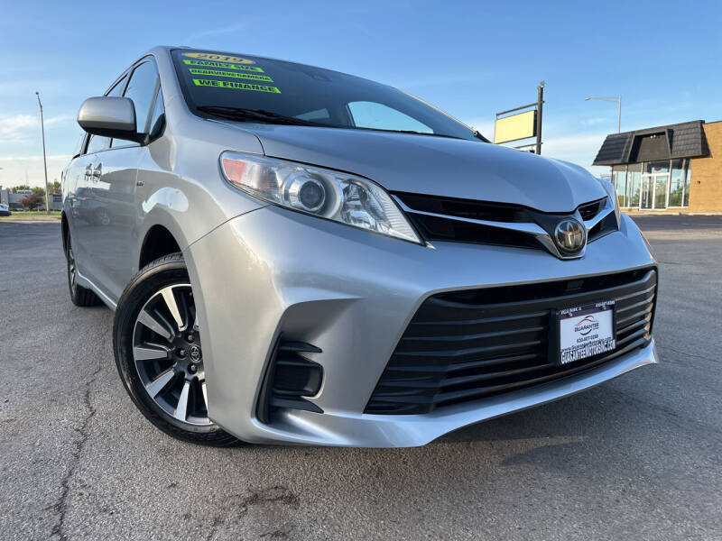 2019 Toyota Sienna for sale at Guarantee Motors,  INC - Guarantee Motors, INC in Villa Park IL