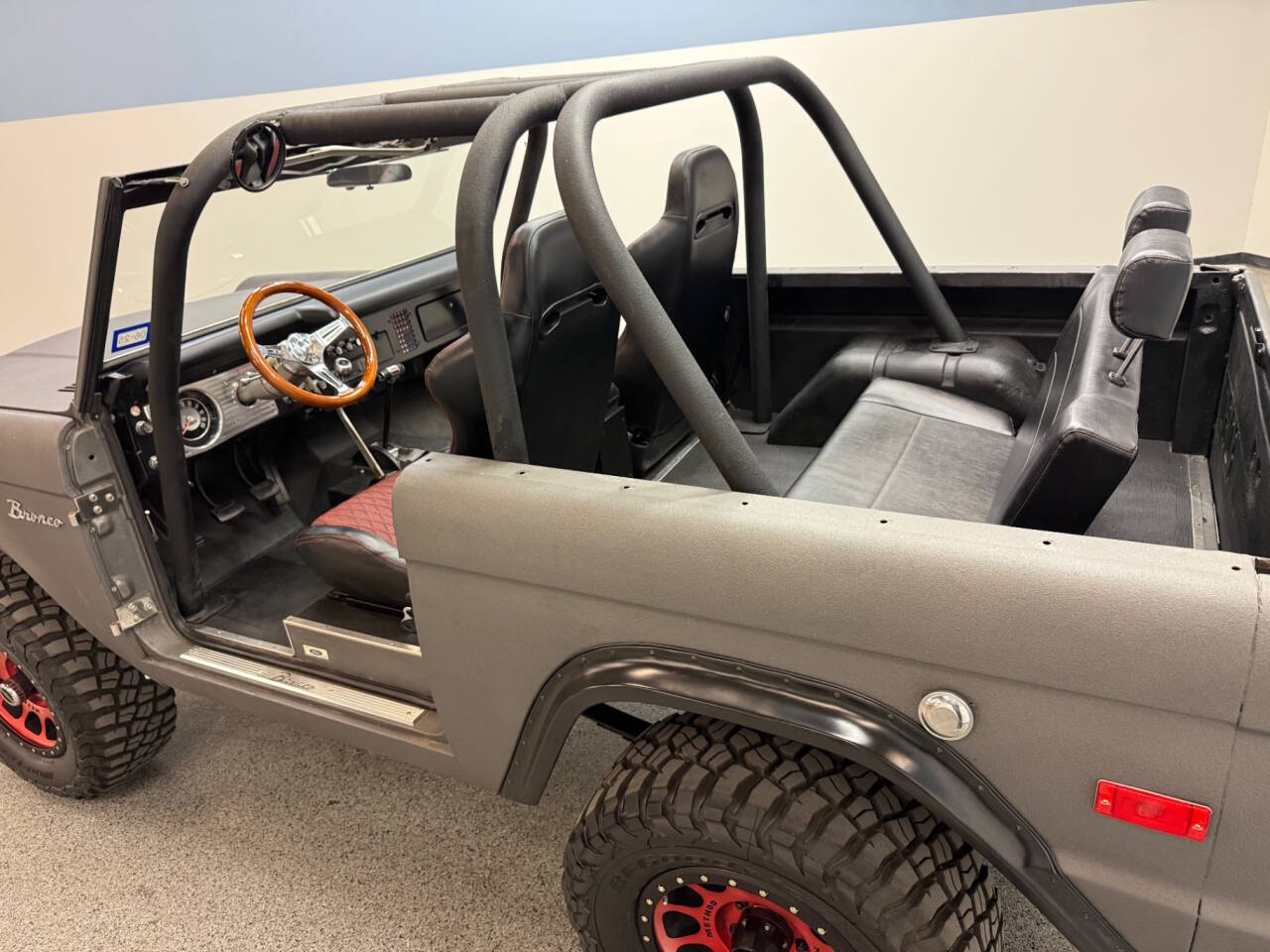 1970 Ford Bronco 33