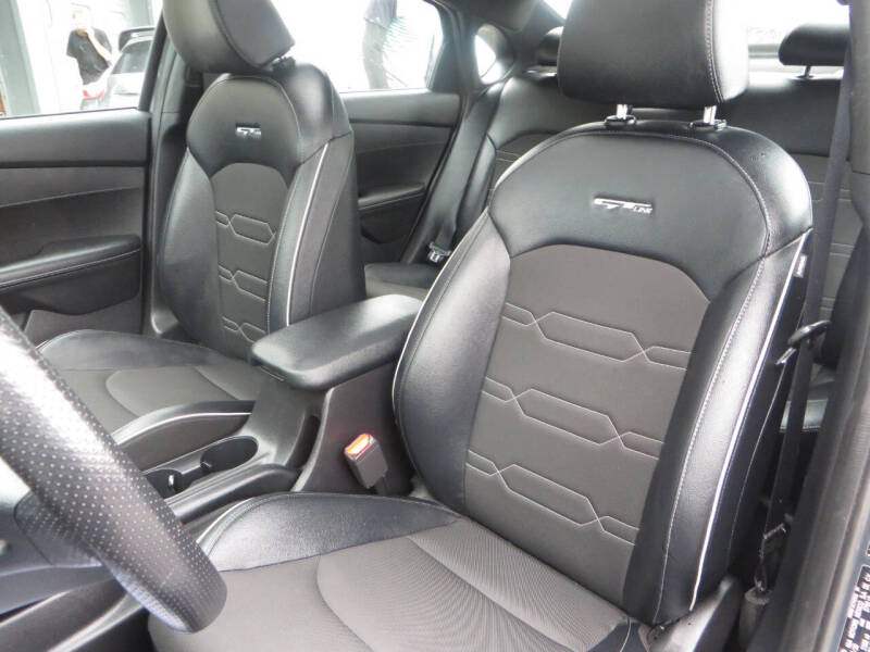 2021 Kia Forte GT Line