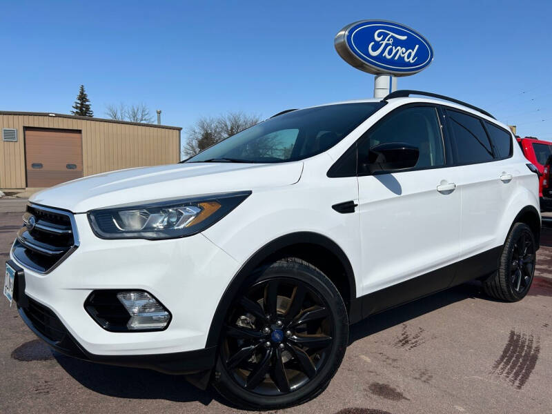 Used 2018 Ford Escape SE with VIN 1FMCU9GD2JUD21798 for sale in Windom, Minnesota