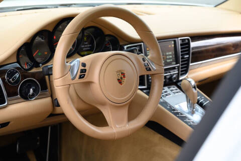2015 Porsche Panamera 4