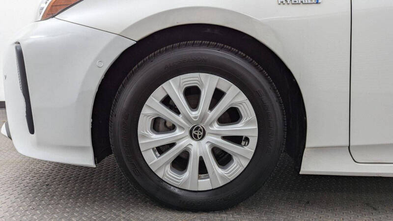 2022 Toyota Prius LE