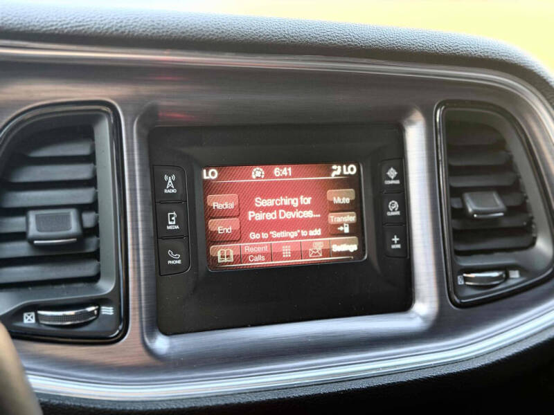 2017 Dodge Challenger SXT